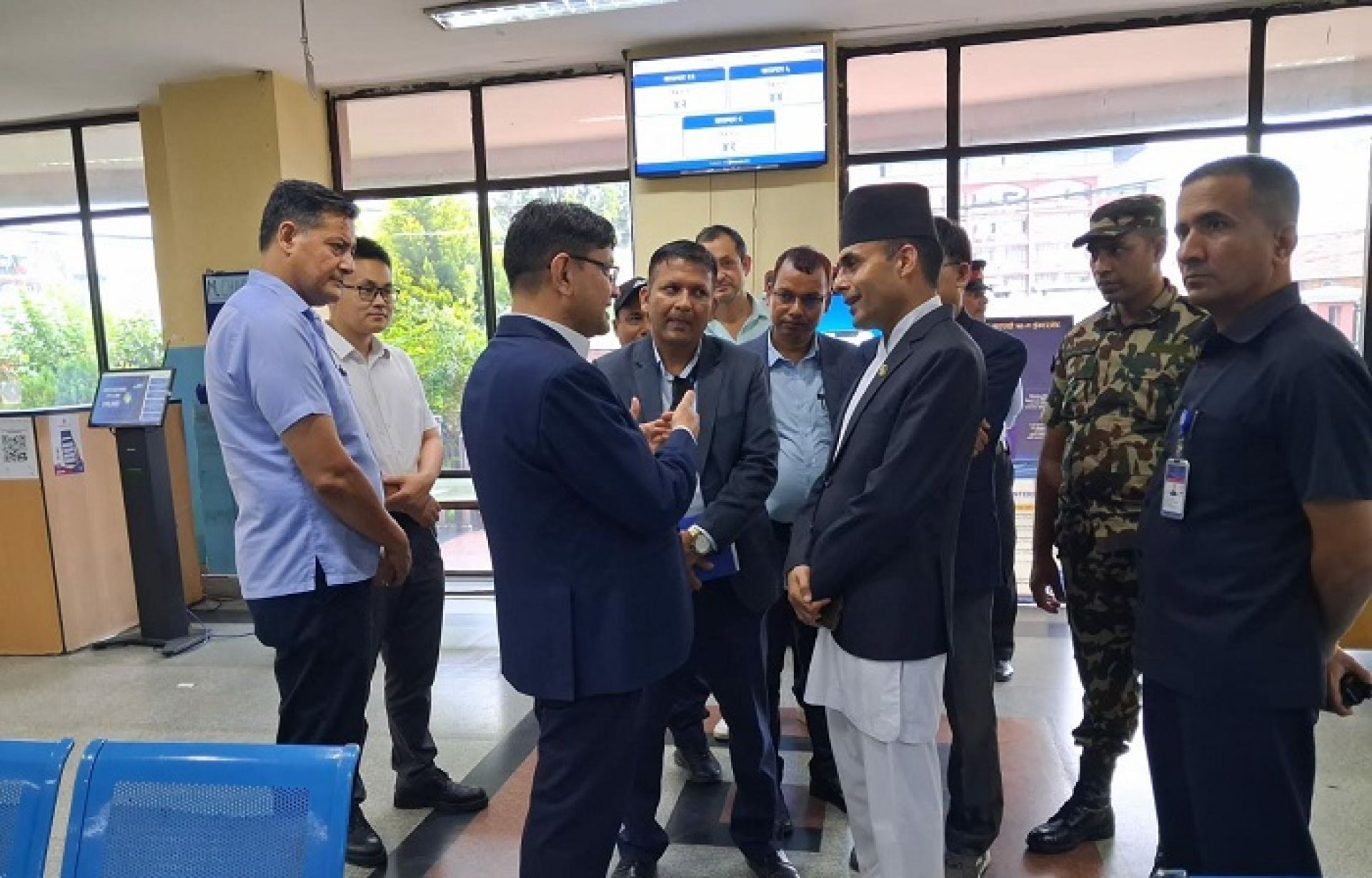 सञ्चारमन्त्रीद्वारा एनटिसी सुन्धारा कार्यालयमा निरीक्षण, सेवाग्राहीलाई छिटो, सहज र गुणस्तरीय सेवा दिन निर्देशन